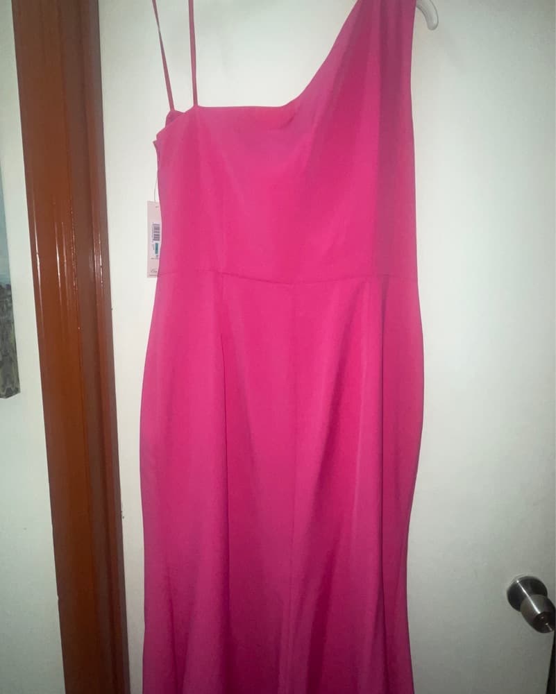 Glamorous Fuchsia One-Shoulder Gown - Image 3