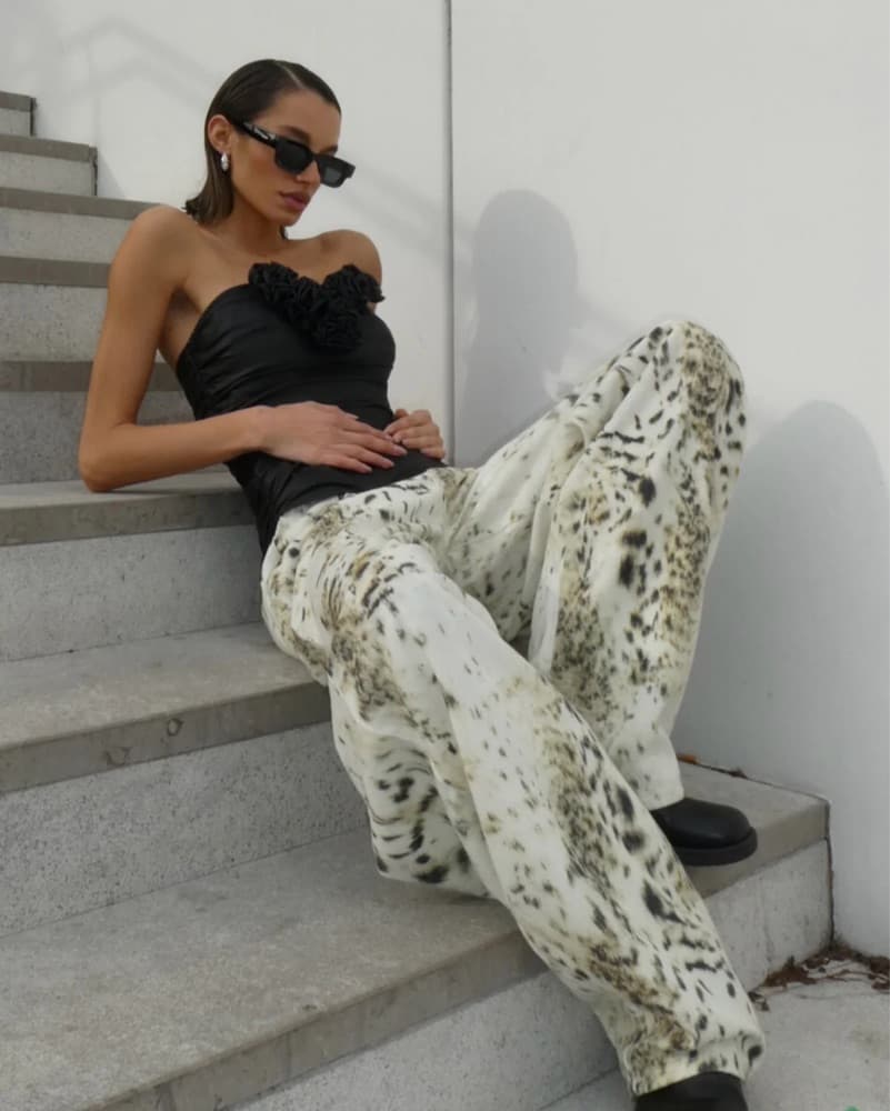 Snowleopard Horseshoe Jeans  - Image 1