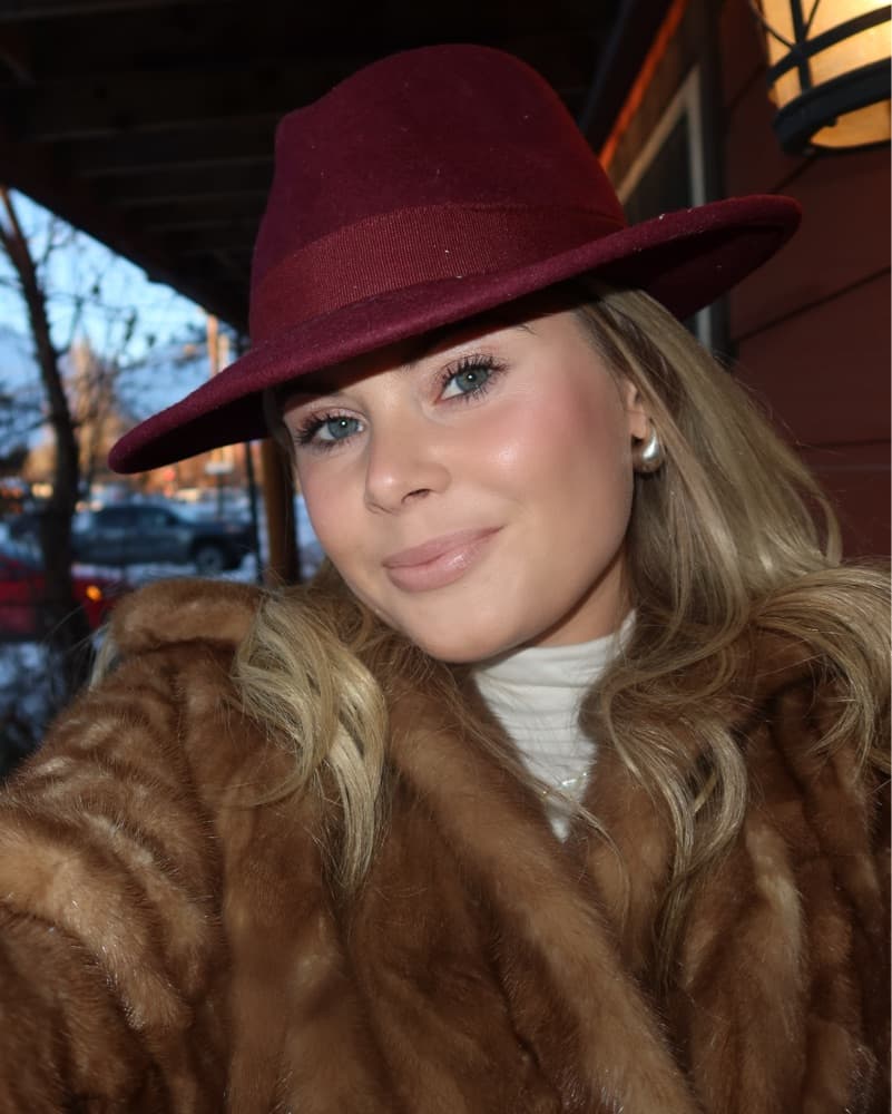 Vintage Fur Coat with Gold Buttons - Image 3