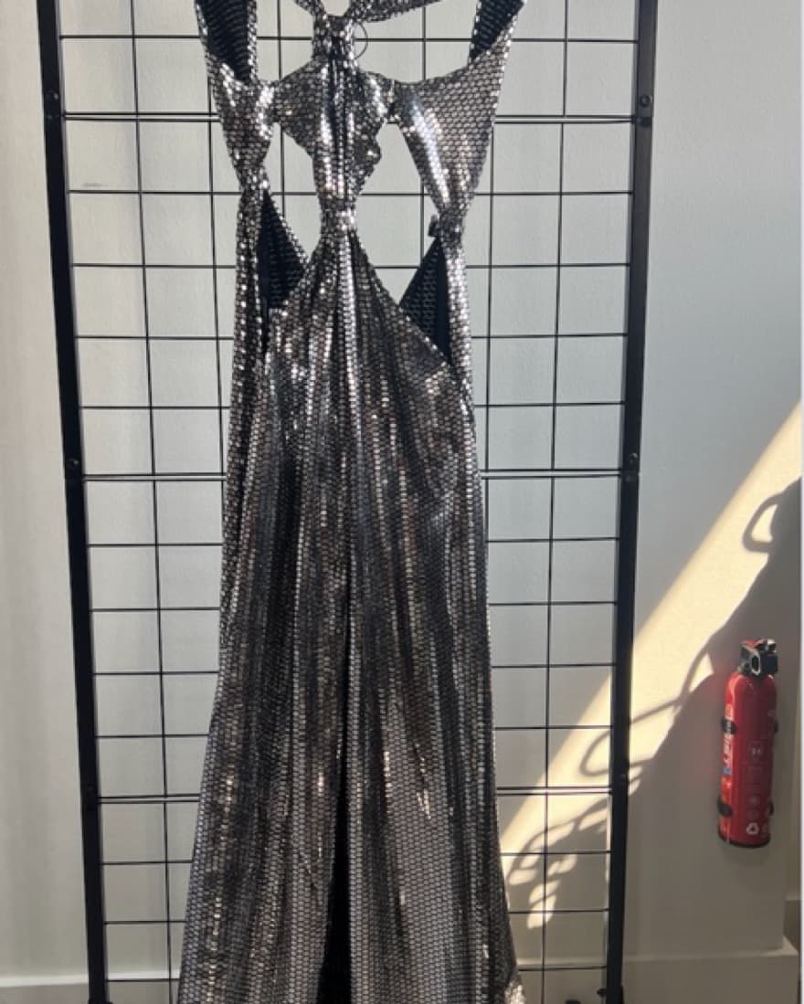 SID NEIGUM SILVER SEQUIN CUT OUT DRESS - Image 2