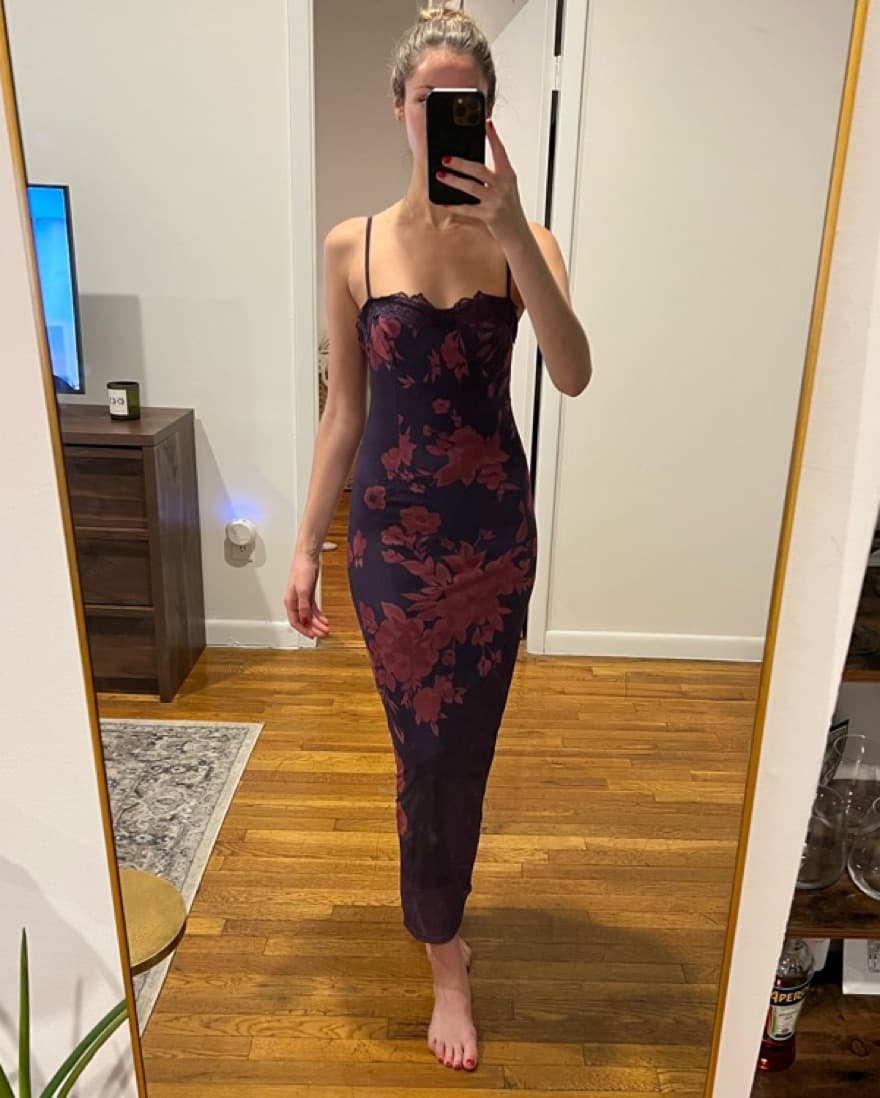 Gorgeous Dress! - Image 1