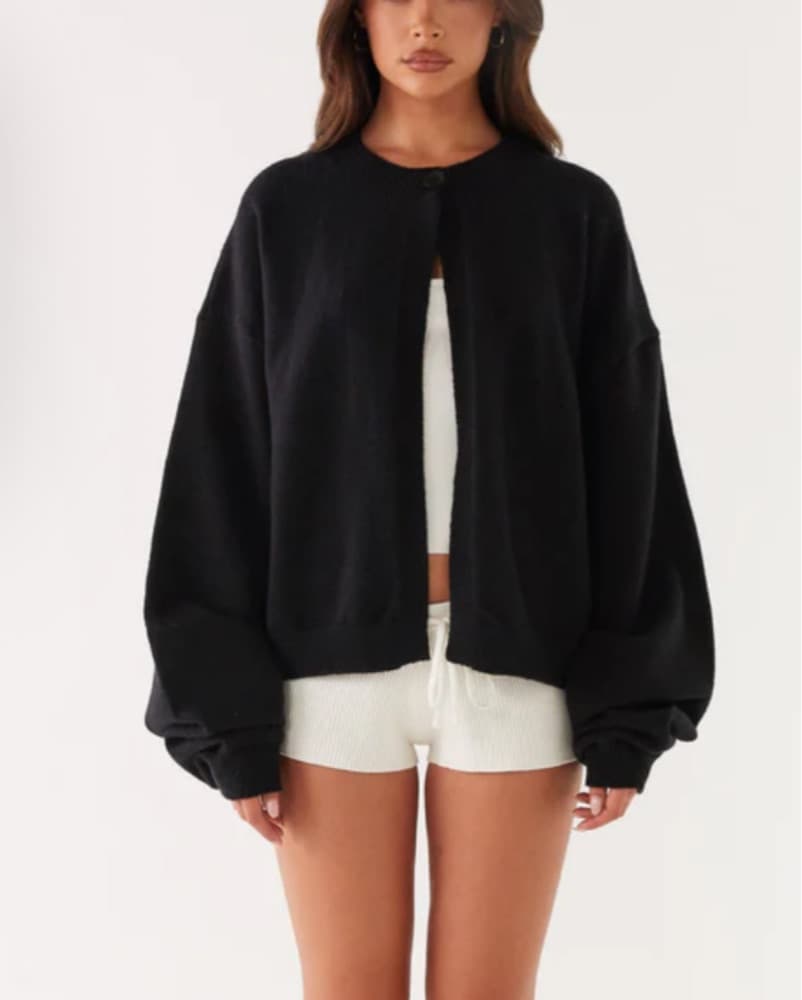 Cozy Black Fleece Sweater - Image 6