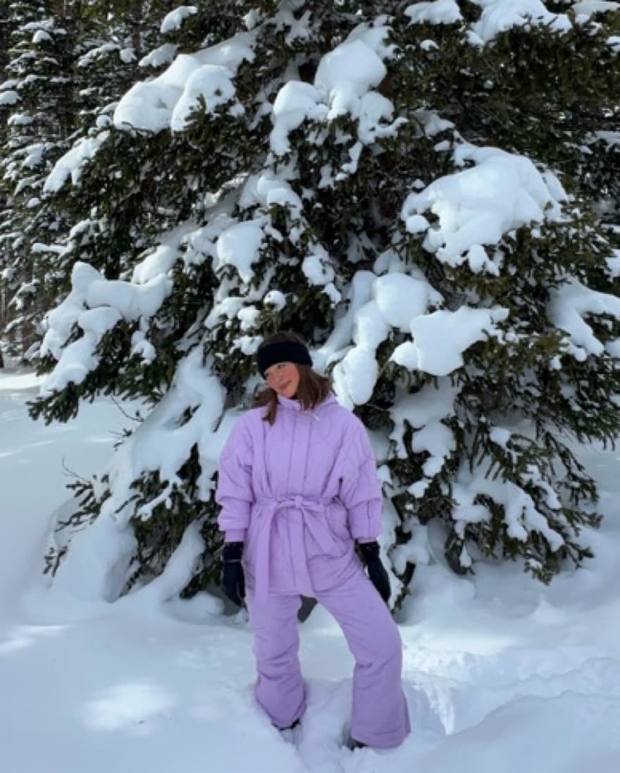 purple ski outfit  - Image 1