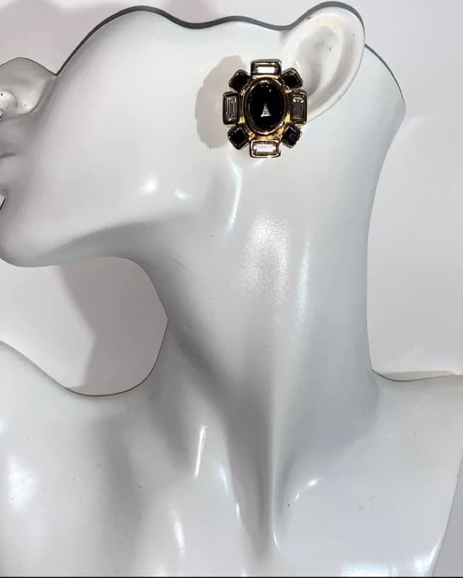 GIVENCHY clip earrings - Image 1