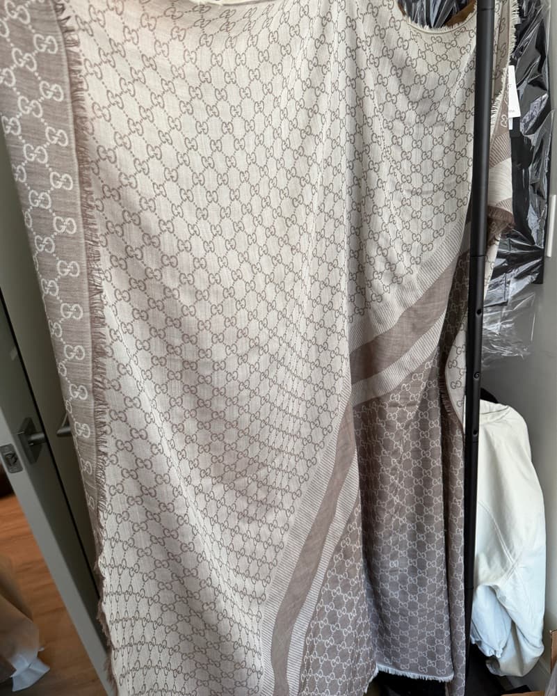 Gucci Wool Scarf / Shawl / Wrap / Cover - Image 4