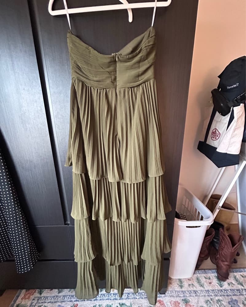 Elegant Olive Green Tiered Dress - Image 4