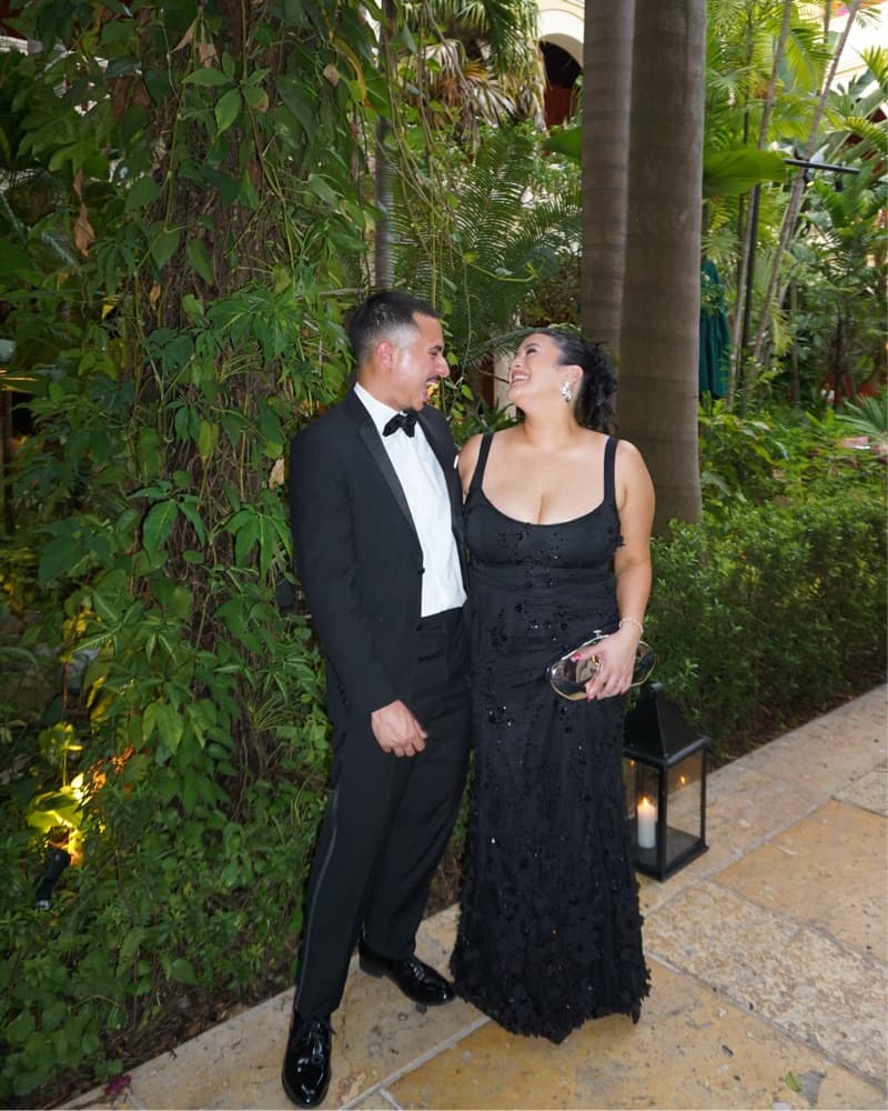 Elegant Sequined Black Gown - Image 3