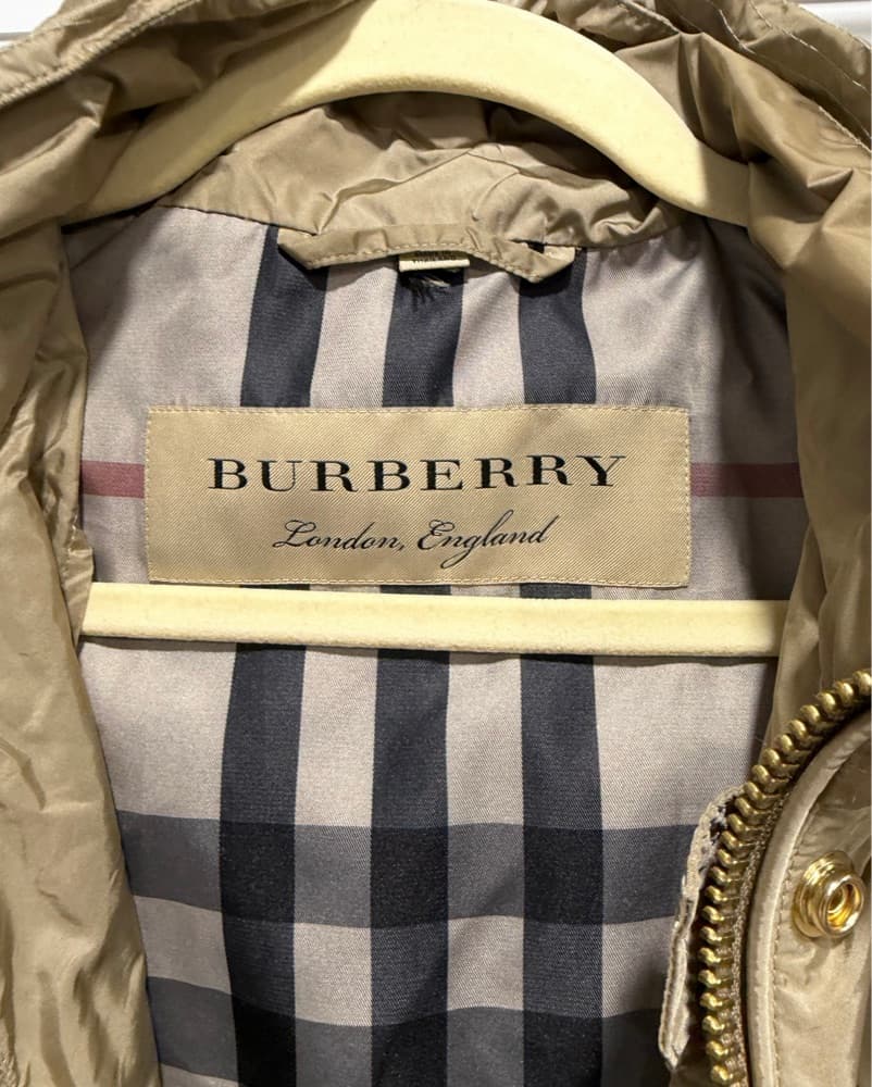 Burberry Lightweight Hooded Jacket - Image 4