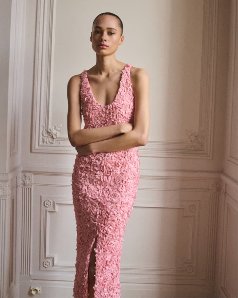 Capsule Dress with Embroidered Flowers - Image 4