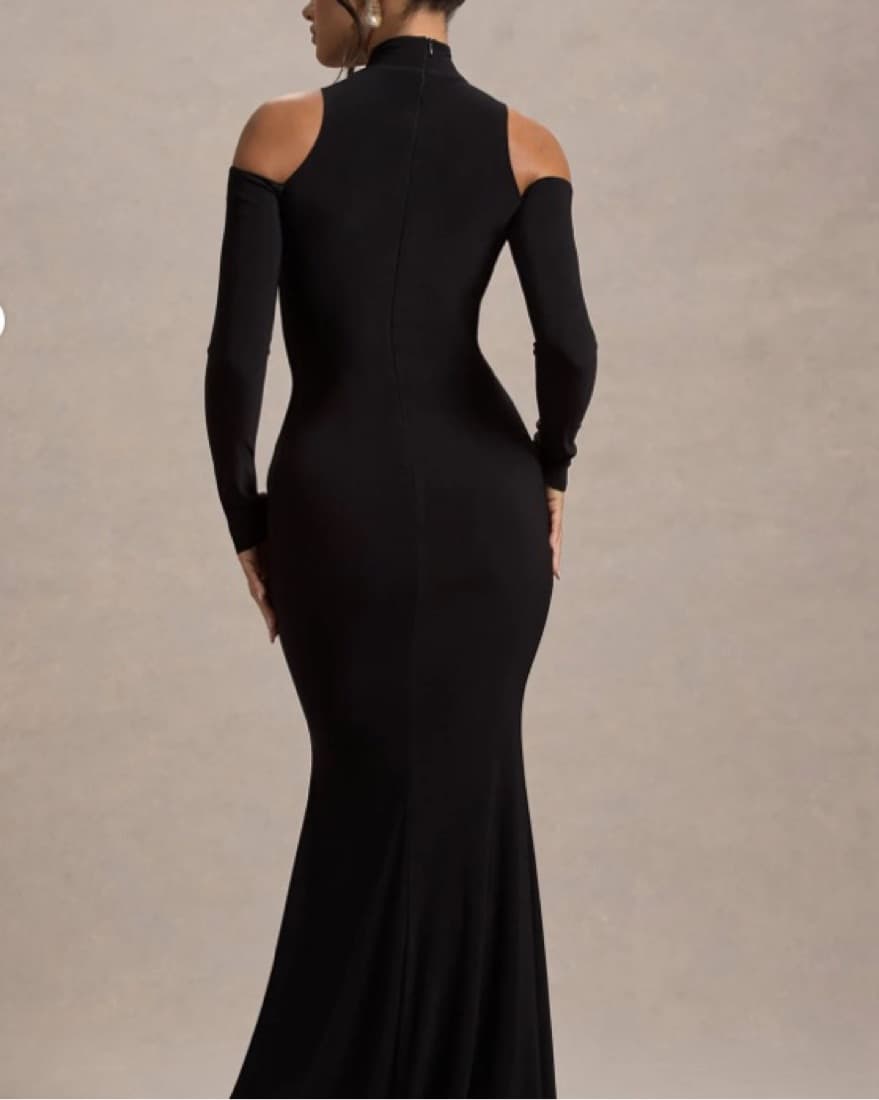 Elegant Black Cold Shoulder Gown - Image 4