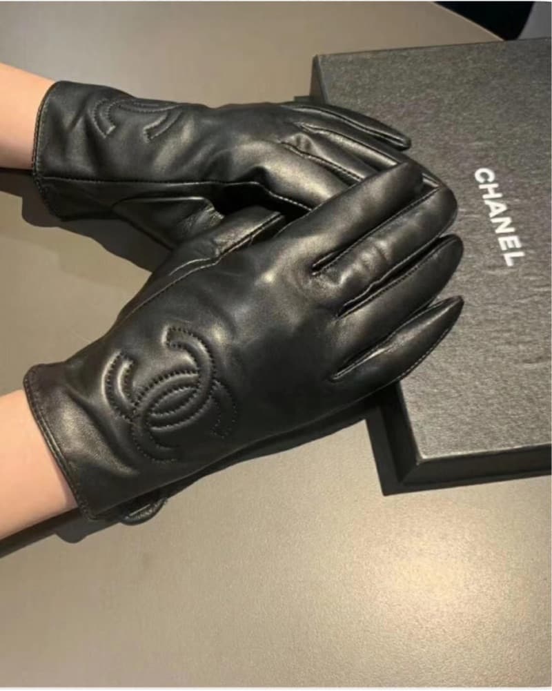 CHANEL GLOVES - Image 1