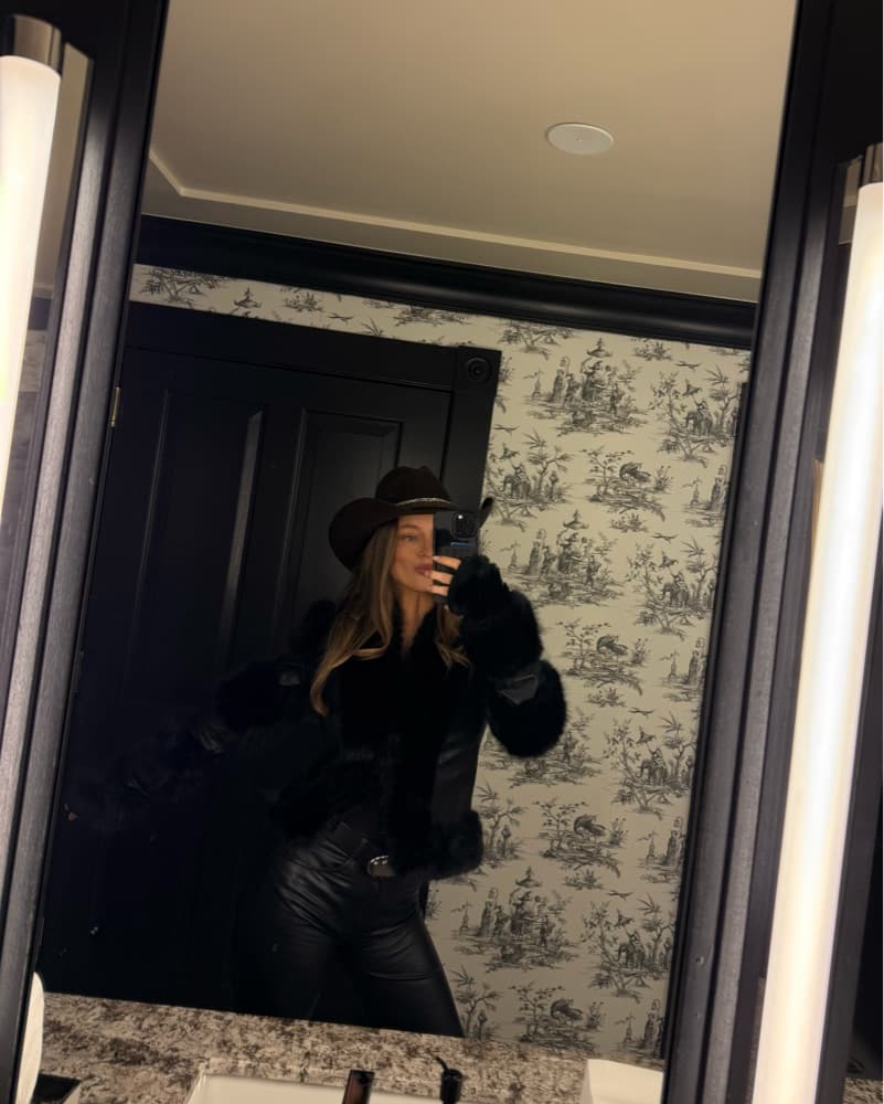 I AM GIA Black Faux Fur Coat - Image 3