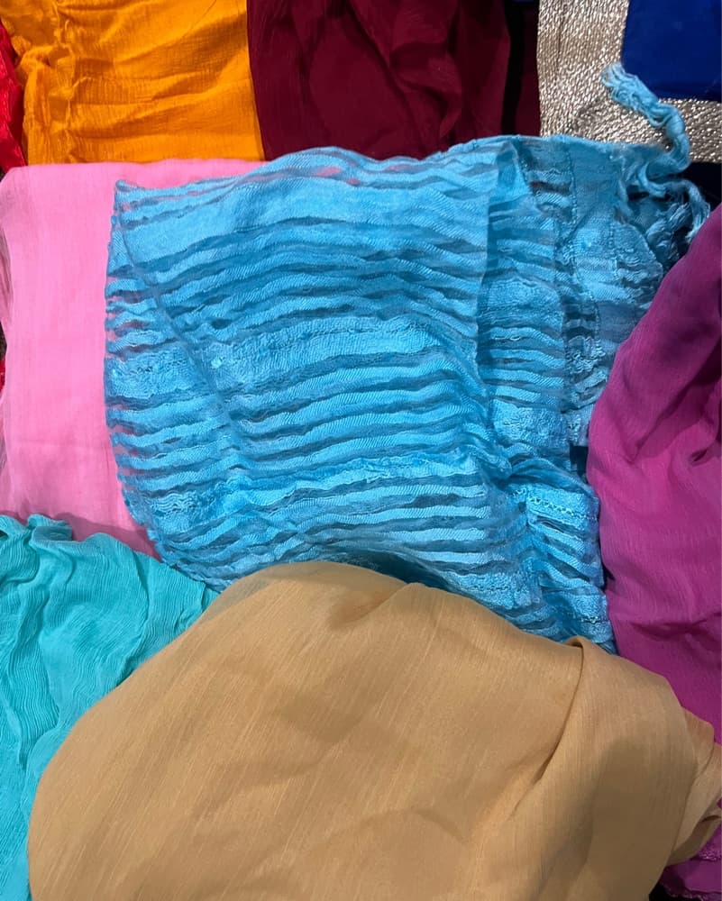 Old Scarves/Dupattas - Image 2
