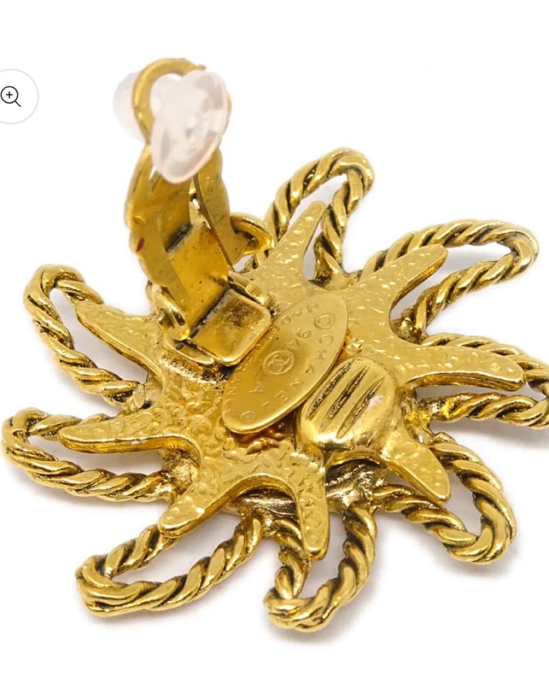 CHANEL Vintage sun Gold Earrings  - Image 2