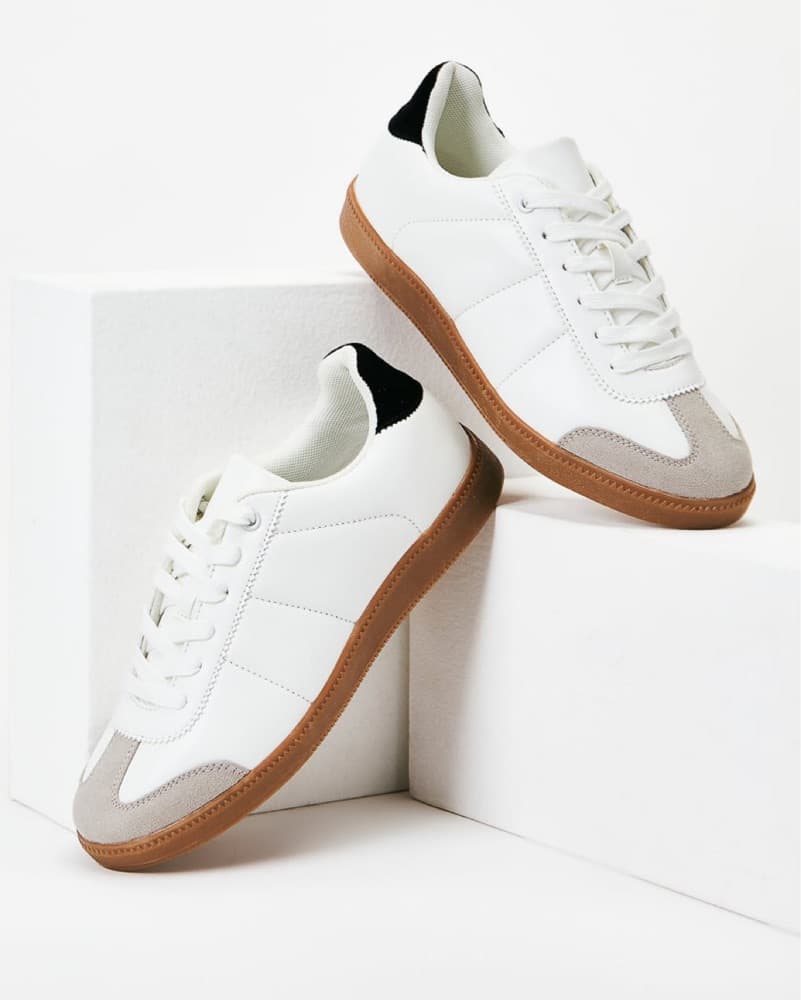 Sleek and Stylish Leather Sneakers - Image 3
