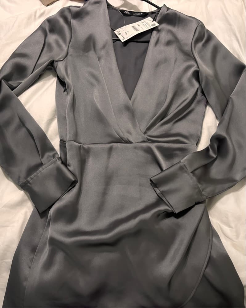 zara v-neck grey satin romper - Image 1