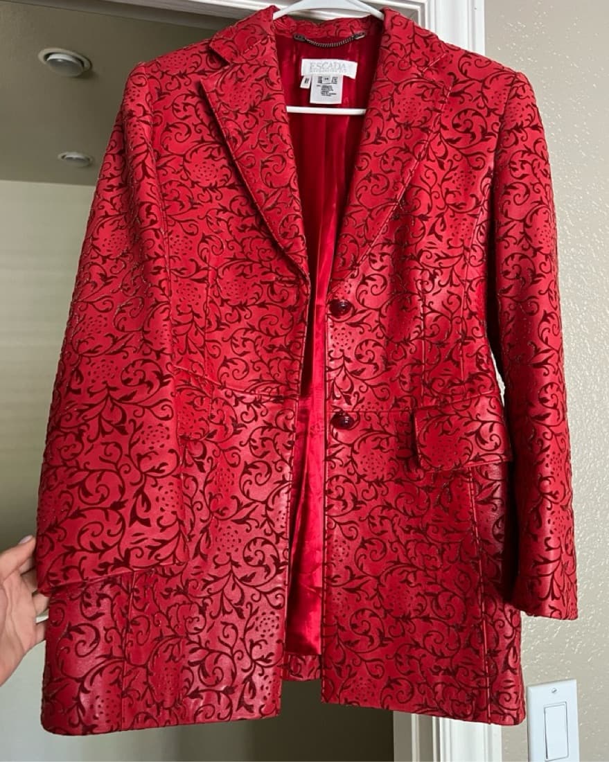 Escada Red Embriodered Blazer - Image 4