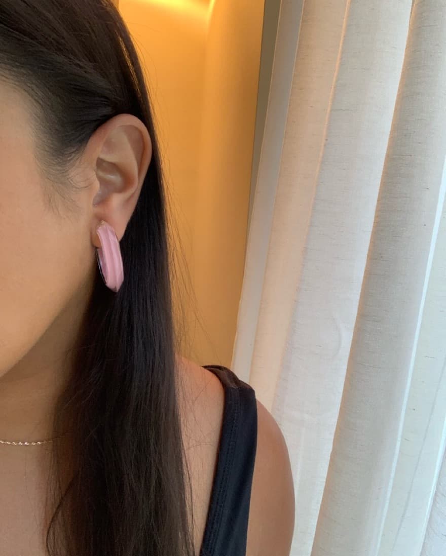 Alison Lou Small Jelly Hoops - Pink - Image 2