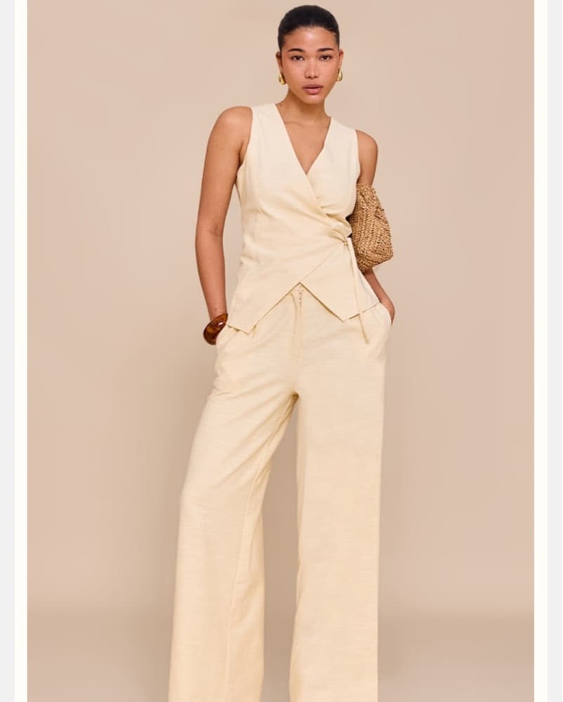 Butter Yellow Set  - Image 1