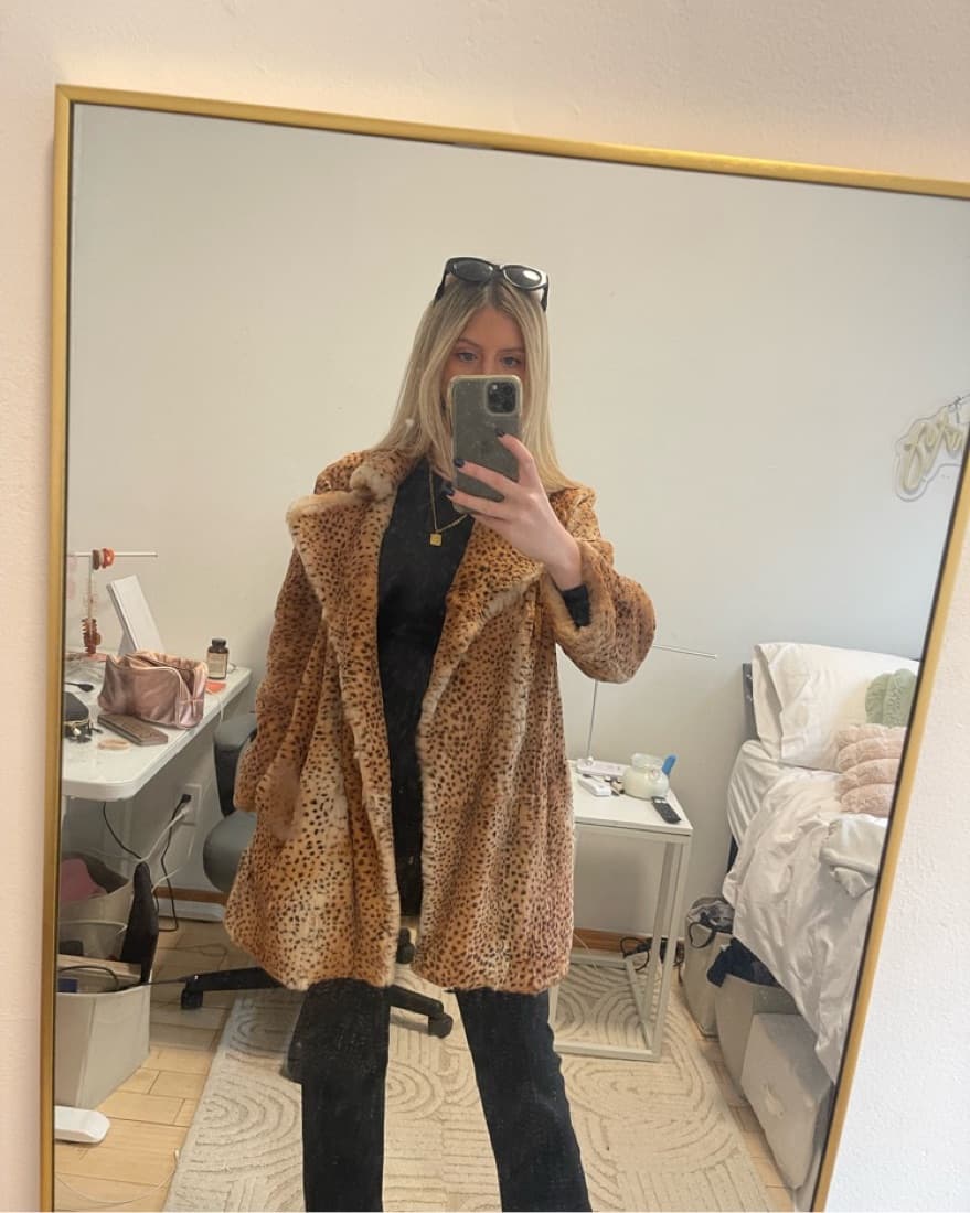 Fur Coat  - Image 1