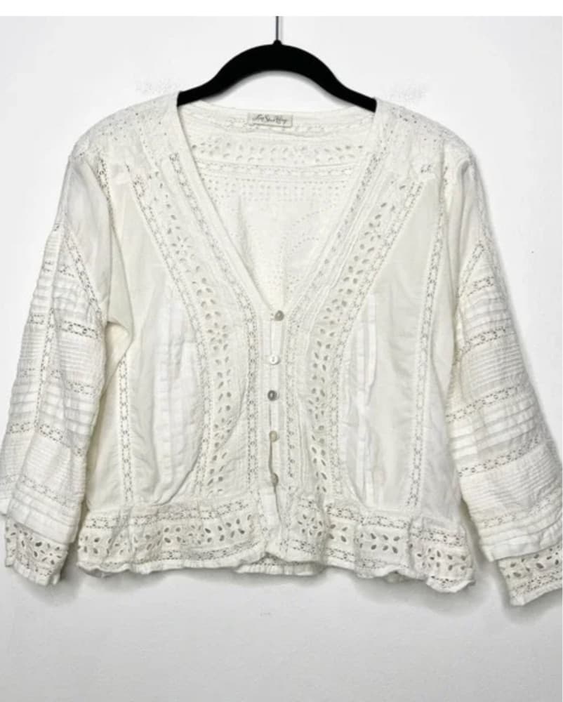 White Top  - Image 1