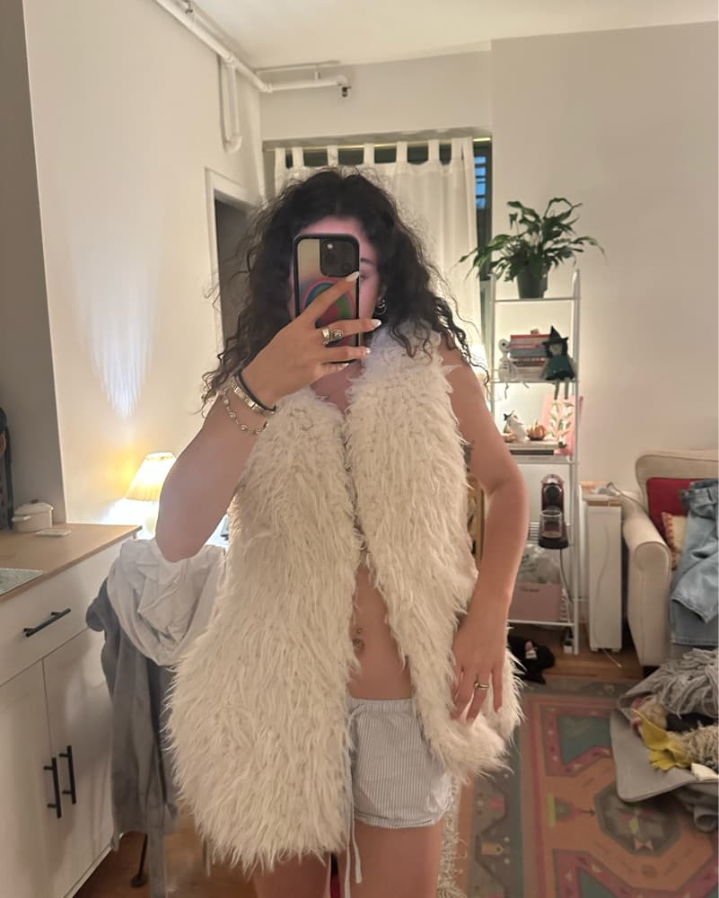 tan fur vest - Image 2