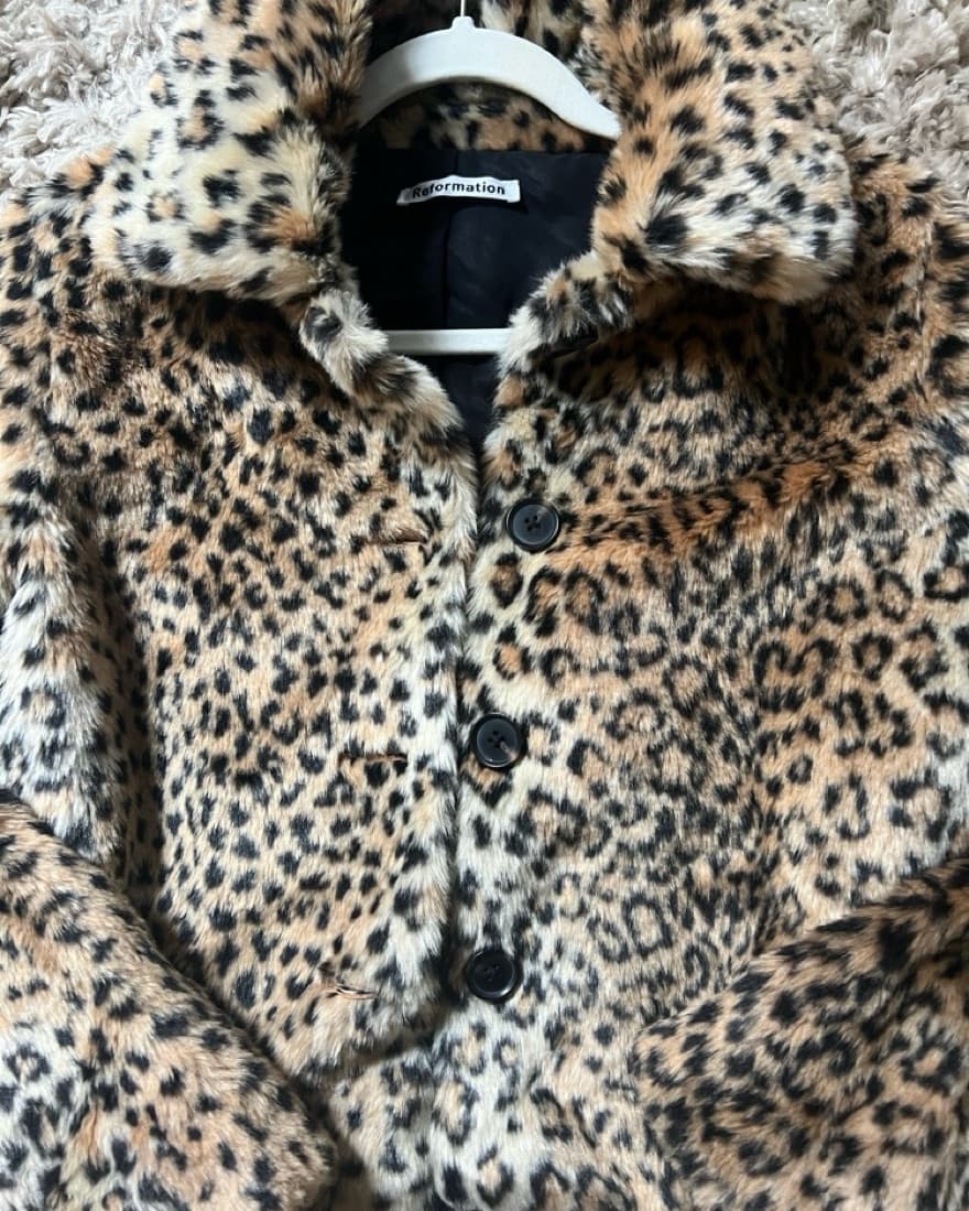 New Reformation Faux Fur Leopard Jacket - Image 4
