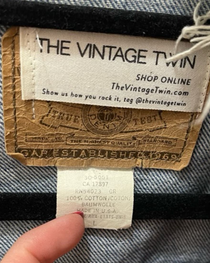 Vintage Cropped Denim Jacket - Image 2
