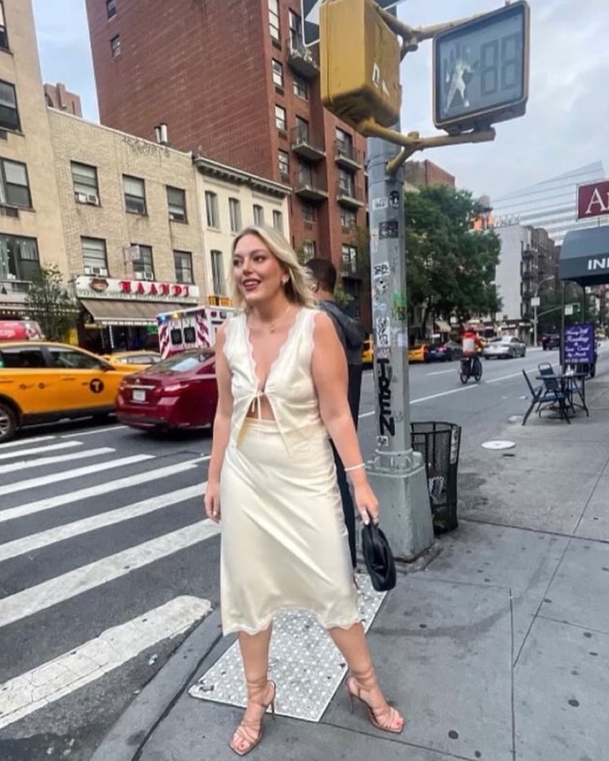 Creme Satin & Lace Skirt - Image 2