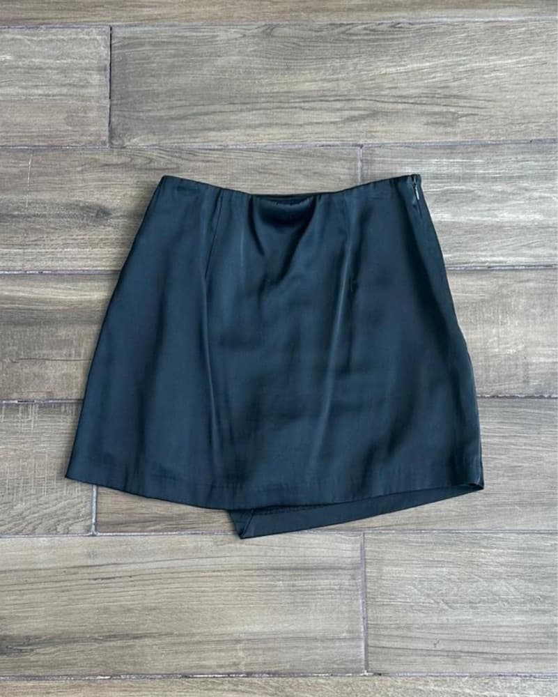 Abercrombie Black Satin Skort - Image 2