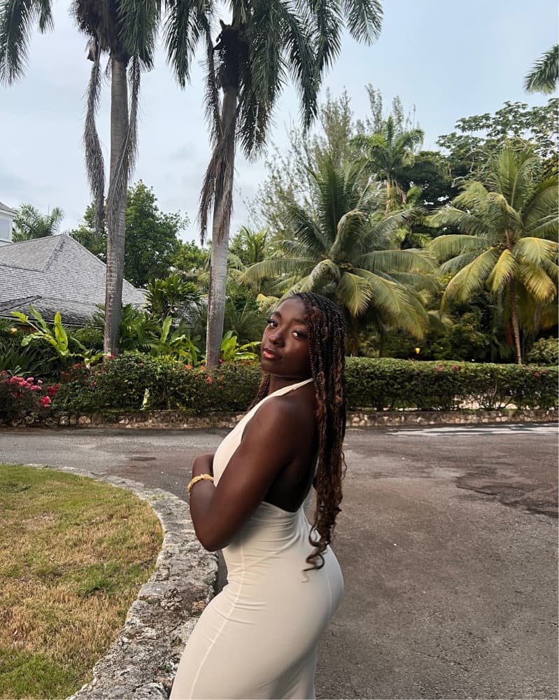 Stylish White Maxi Dress - Image 2