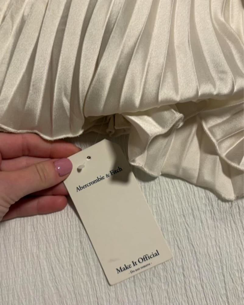 Abercrombie & Fitch Giselle Pleated Dres - Image 4