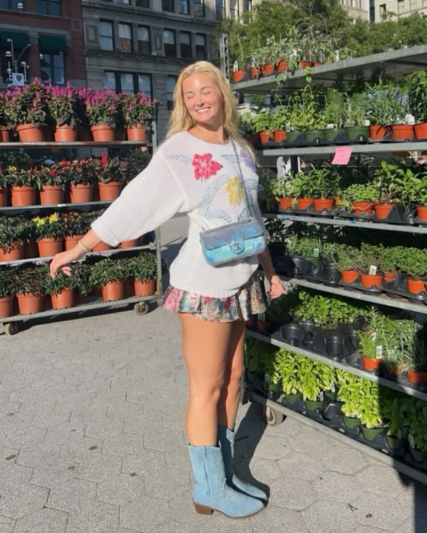 vintage white flower sweater - Image 2
