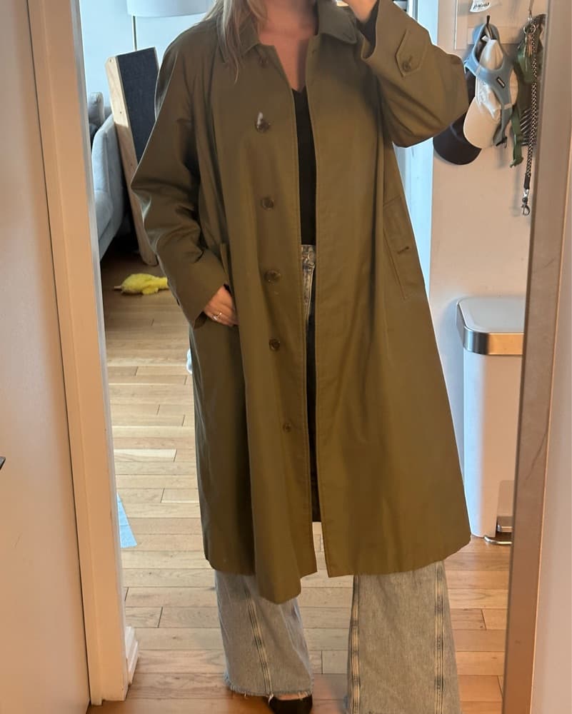 Timeless Burberry Trench Coat - Image 4