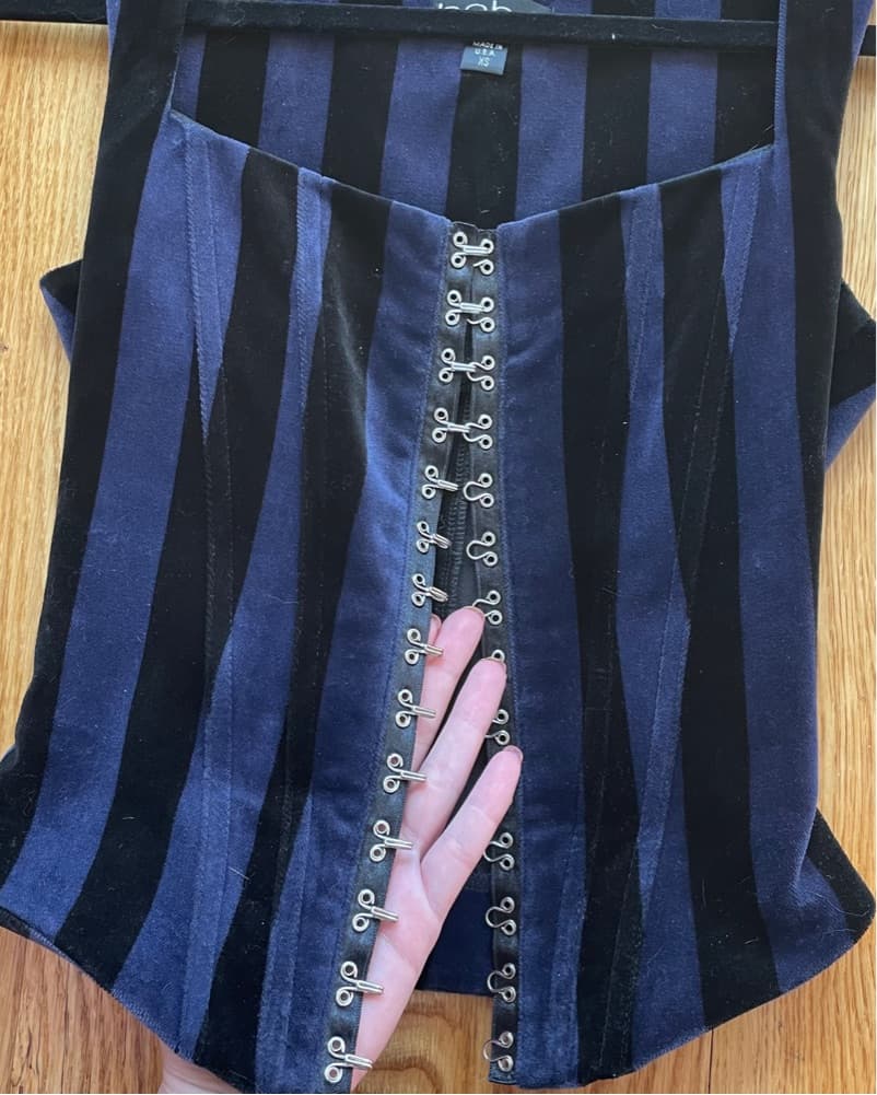 Gothic 90s bebe Velvet Hook & Eye Corset - Image 5