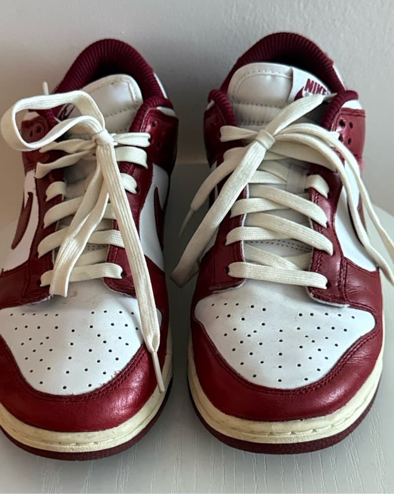 Vintage-Inspired Nike Sneakers - Image 2