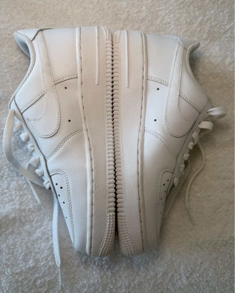 Versatile White Nike Air Force 1 Sneakers - Image 3