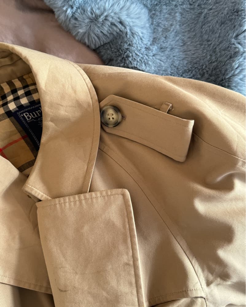 Vintage Burberry Hip Length Trenchcoat  - Image 5