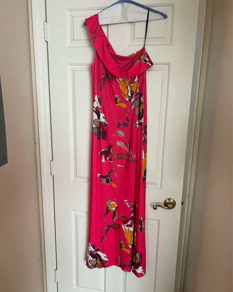 Black Halo Floral One-Shoulder Dress - Image 4