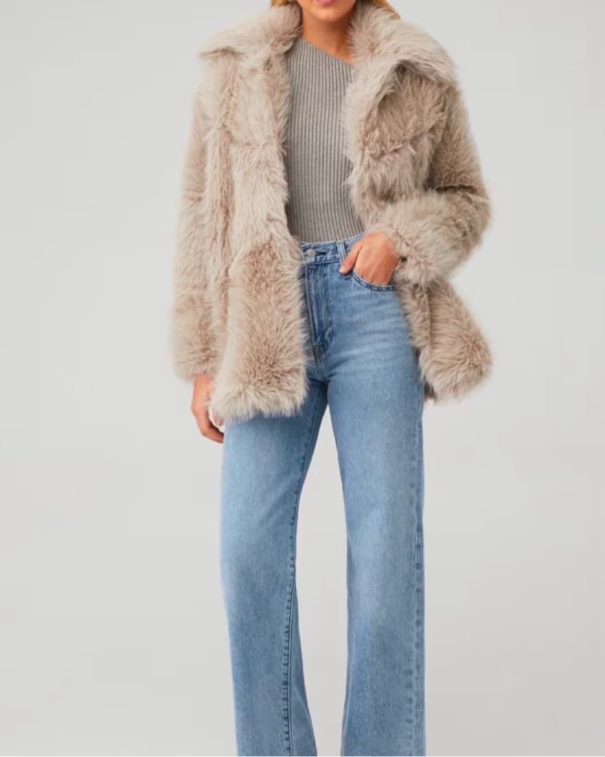 ASTR Hadley Faux Fur Coat - Image 4