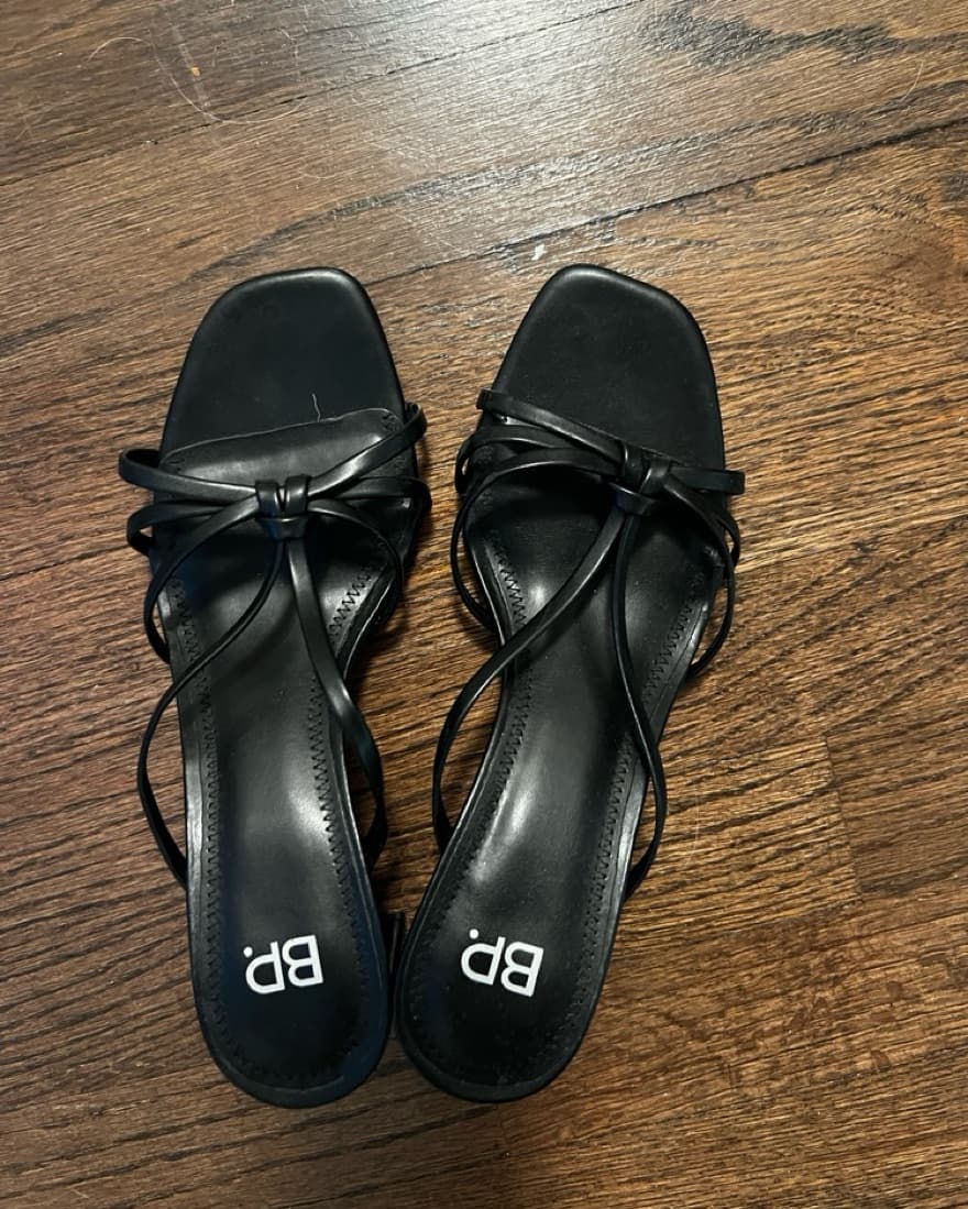 Size 6 BP Small Heels - Image 2
