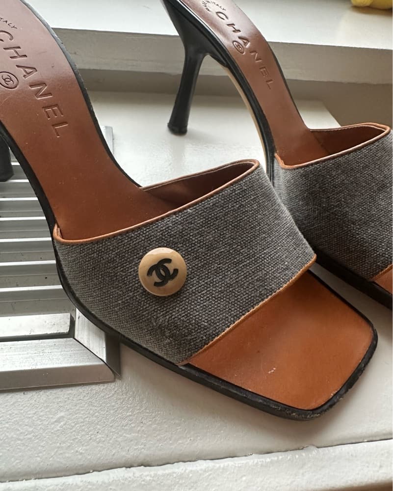 Vintage Chanel Heel  - Image 2