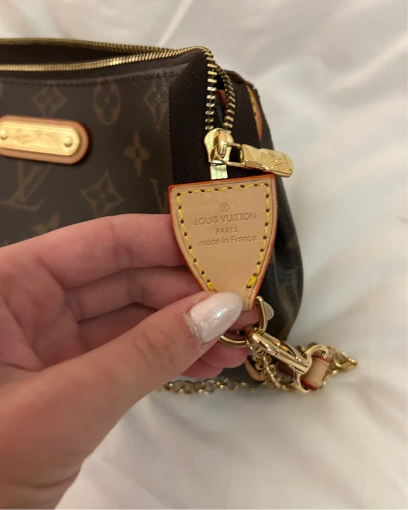 Luxurious Louis Vuitton Monogram Pochette - Image 6