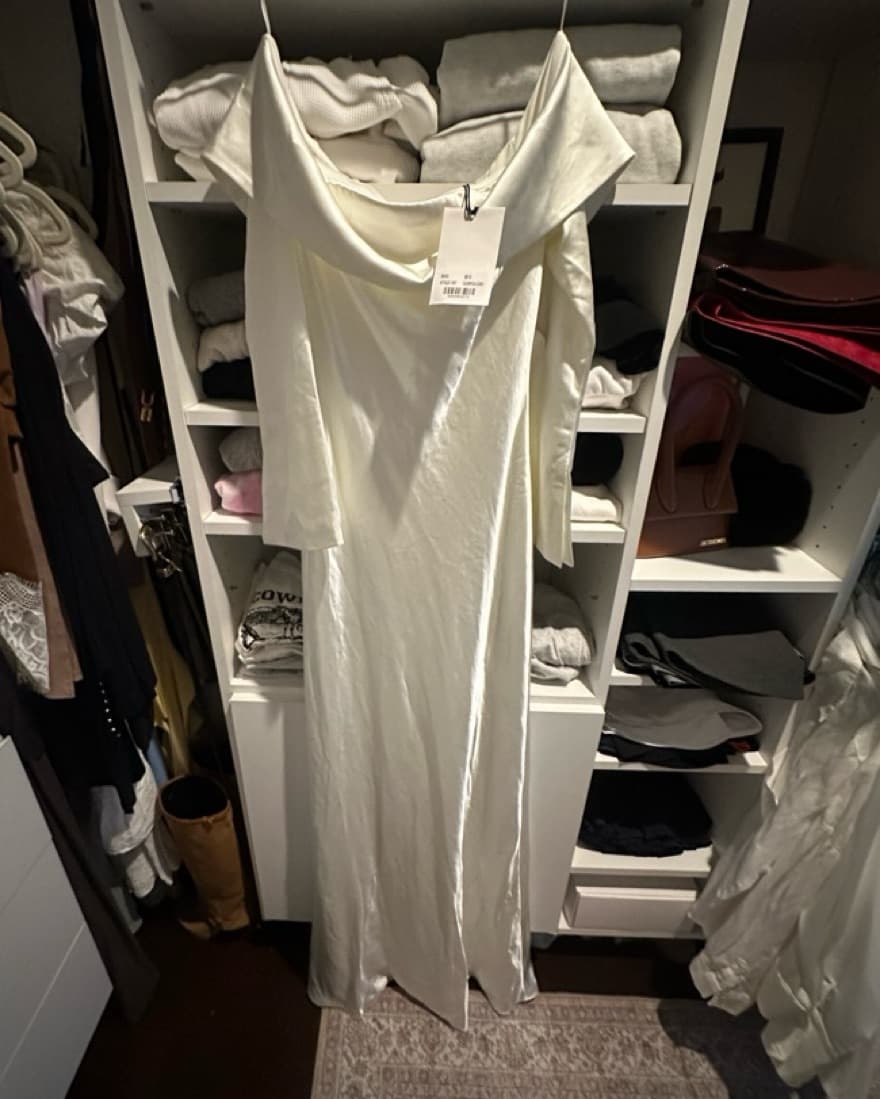 Bianca Gloss Satin Gown Off The Shoulder - Image 4