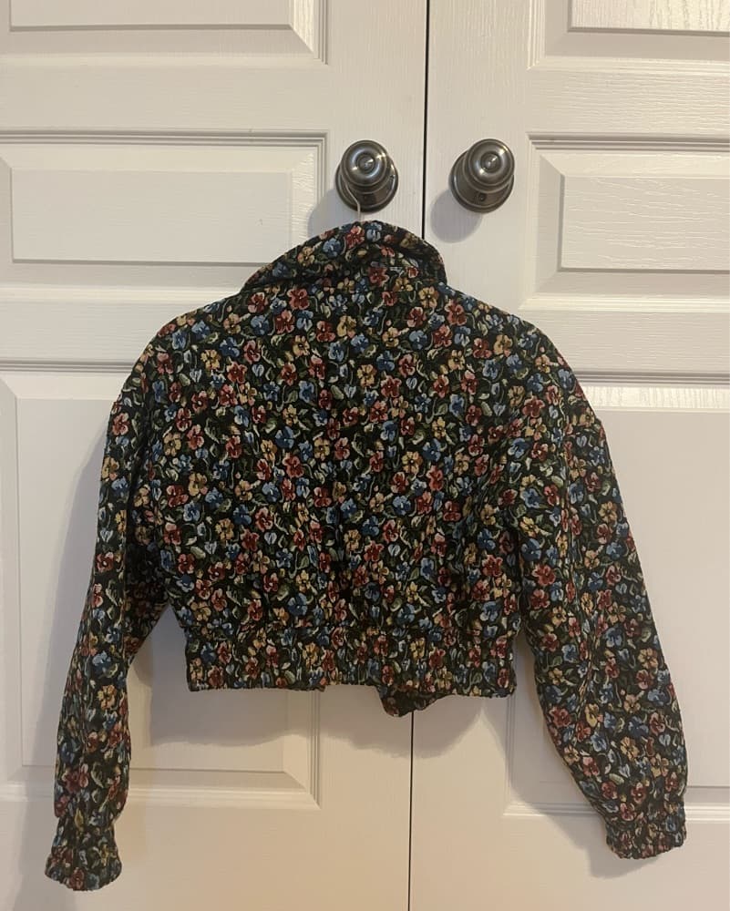 Kimchi Blue Floral Bomber Jacker XS - Image 4