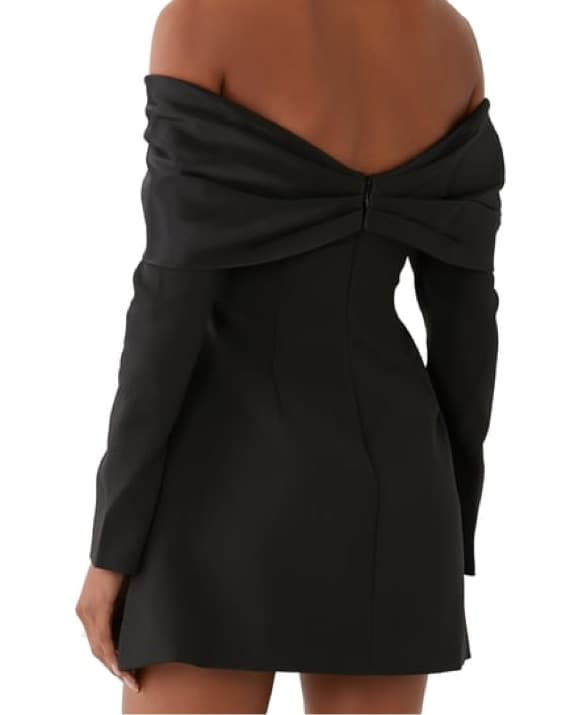 Sleek Off-the-Shoulder Black Dress - Image 2