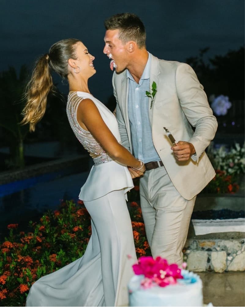 Elegant White Jumpsuit with Beaded Embellishments - Image 3