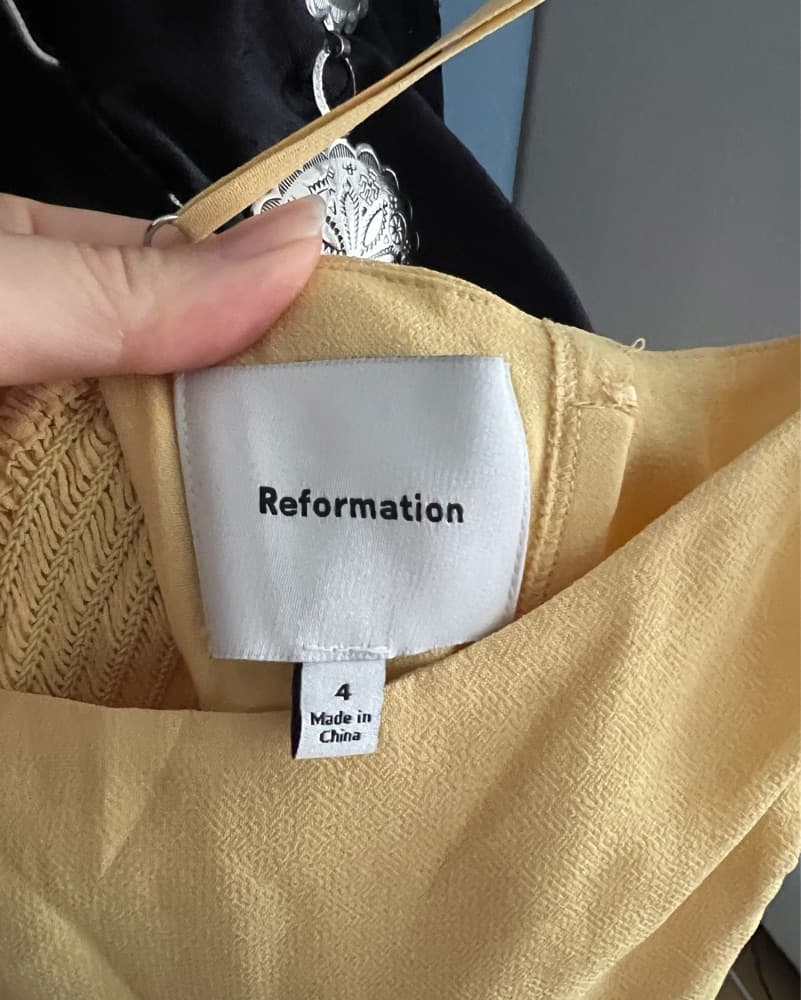 Reformation Bea Dress In sunshine yellow - Image 4