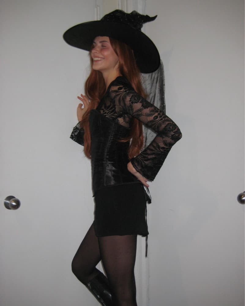 Black Lace Up Corset - Image 2