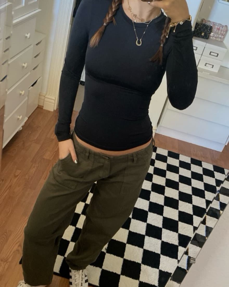 Brandy Melville Low Rise Green Pants - Image 3